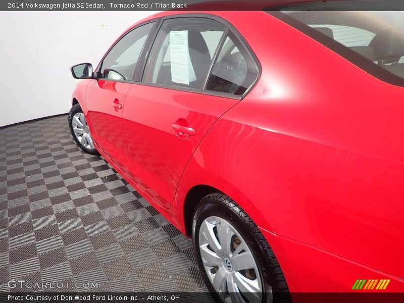 Tornado Red / Titan Black 2014 Volkswagen Jetta SE Sedan