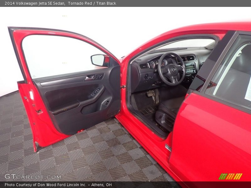 Tornado Red / Titan Black 2014 Volkswagen Jetta SE Sedan