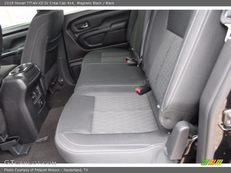Magnetic Black / Black 2018 Nissan TITAN XD SV Crew Cab 4x4