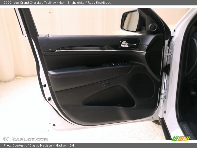 Bright White / Ruby Red/Black 2020 Jeep Grand Cherokee Trailhawk 4x4