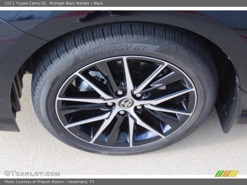 Midnight Black Metallic / Black 2021 Toyota Camry SE