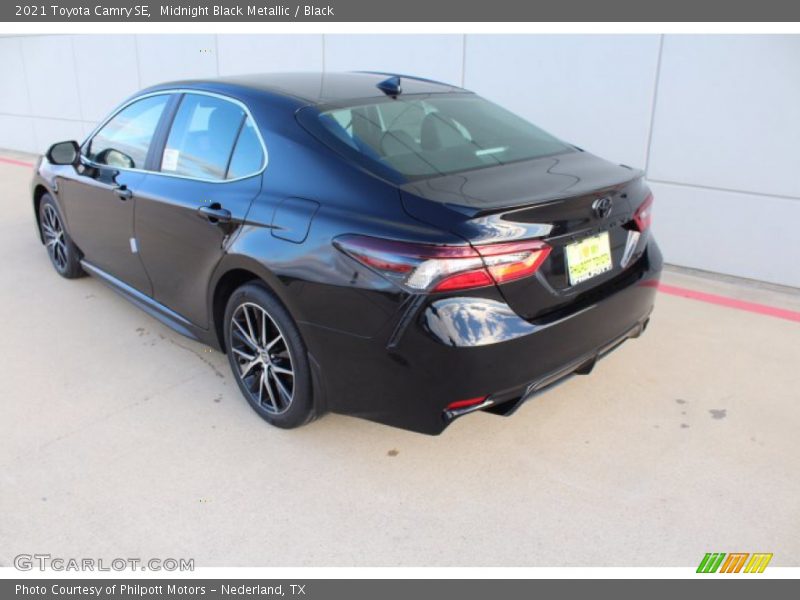 Midnight Black Metallic / Black 2021 Toyota Camry SE