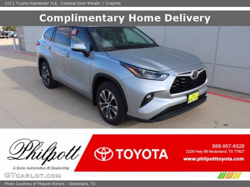 Celestial Silver Metallic / Graphite 2021 Toyota Highlander XLE