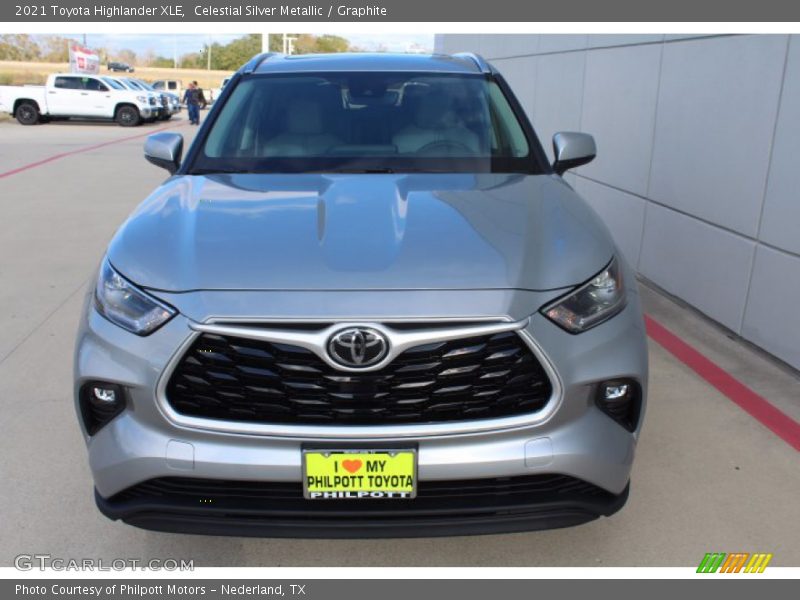 Celestial Silver Metallic / Graphite 2021 Toyota Highlander XLE