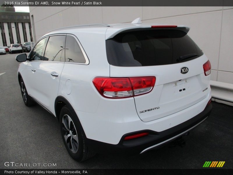 Snow White Pearl / Satin Black 2016 Kia Sorento EX AWD
