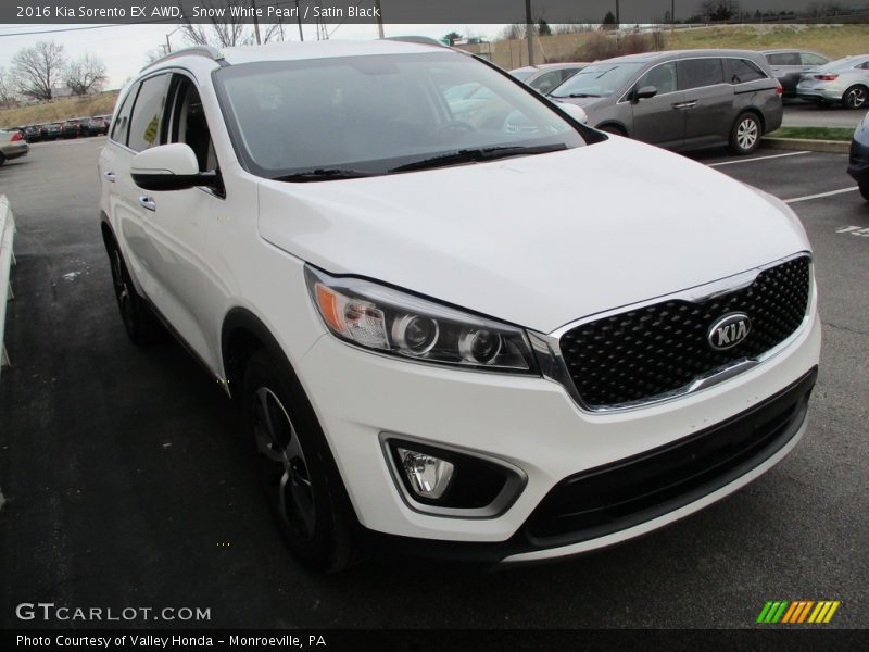 Snow White Pearl / Satin Black 2016 Kia Sorento EX AWD