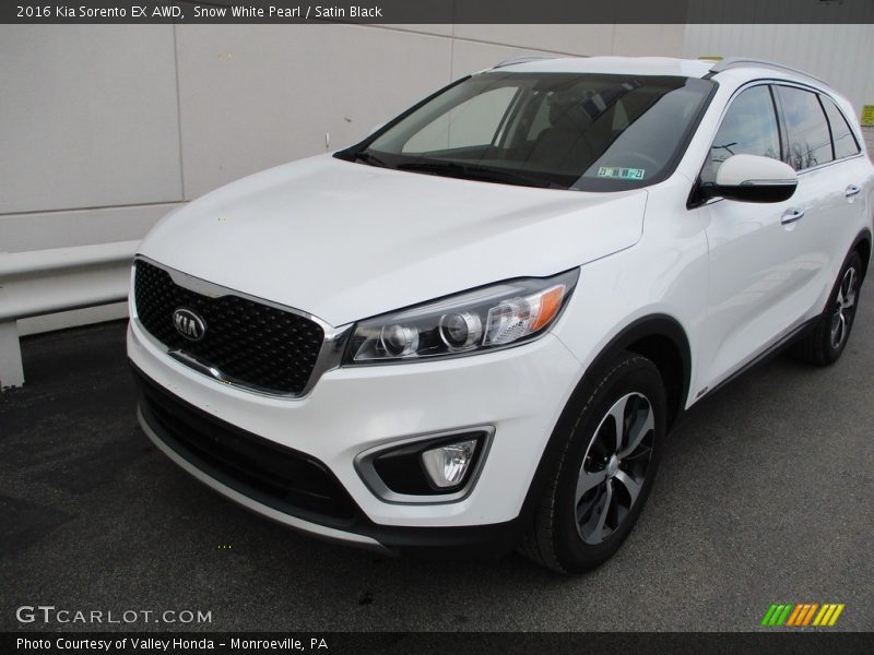 Snow White Pearl / Satin Black 2016 Kia Sorento EX AWD