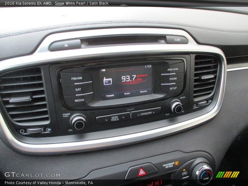 Snow White Pearl / Satin Black 2016 Kia Sorento EX AWD