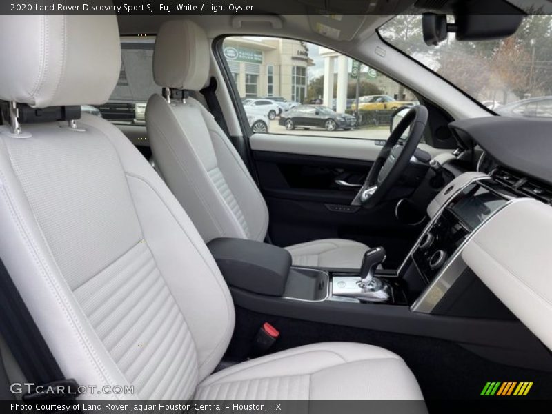 Fuji White / Light Oyster 2020 Land Rover Discovery Sport S