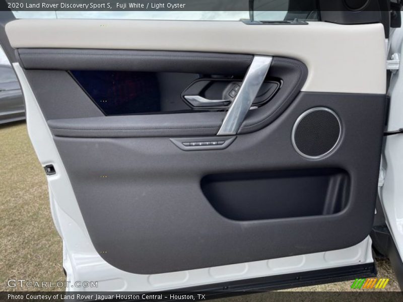 Fuji White / Light Oyster 2020 Land Rover Discovery Sport S