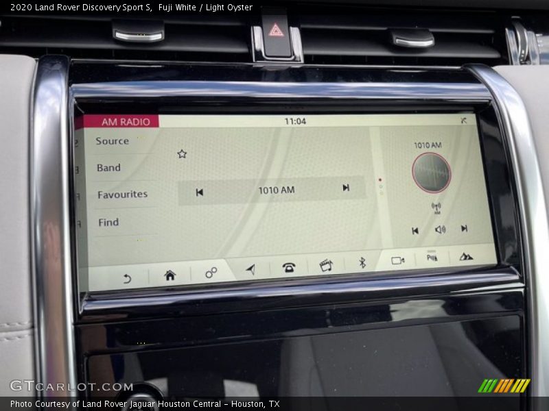 Fuji White / Light Oyster 2020 Land Rover Discovery Sport S