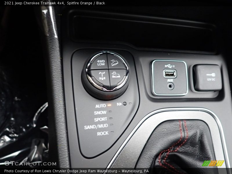 Spitfire Orange / Black 2021 Jeep Cherokee Traihawk 4x4