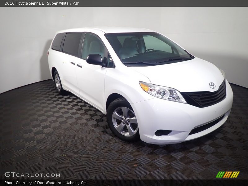 Super White / Ash 2016 Toyota Sienna L