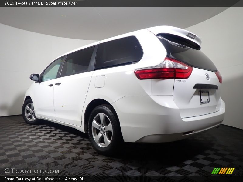 Super White / Ash 2016 Toyota Sienna L