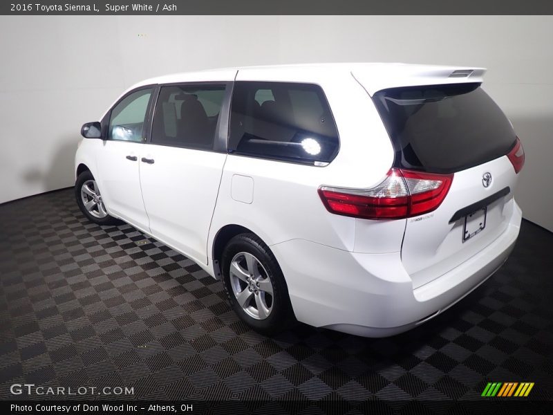 Super White / Ash 2016 Toyota Sienna L