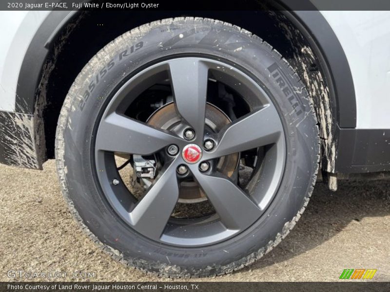 Fuji White / Ebony/Light Oyster 2020 Jaguar E-PACE