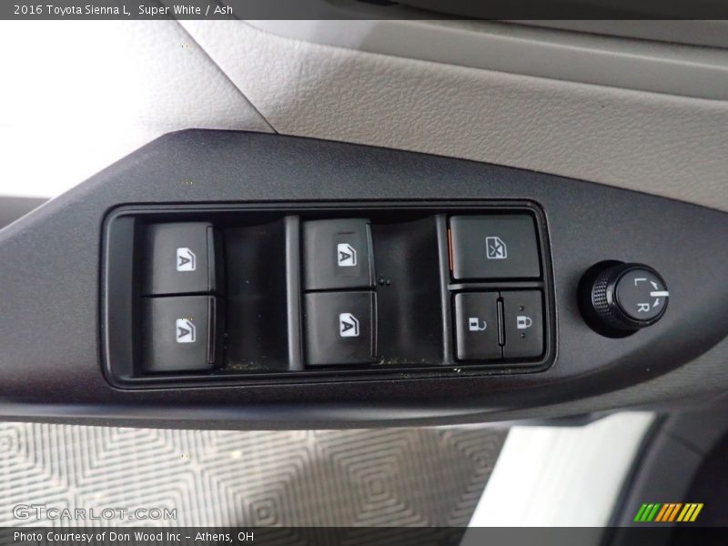 Super White / Ash 2016 Toyota Sienna L