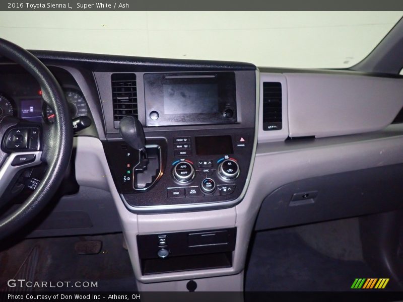 Super White / Ash 2016 Toyota Sienna L