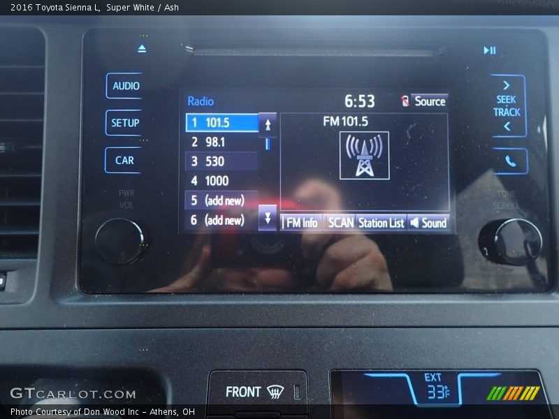 Super White / Ash 2016 Toyota Sienna L