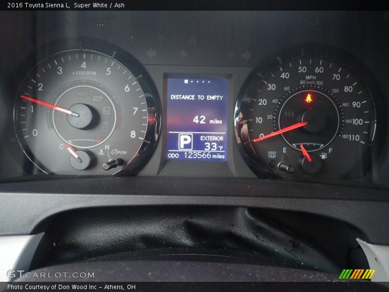 Super White / Ash 2016 Toyota Sienna L