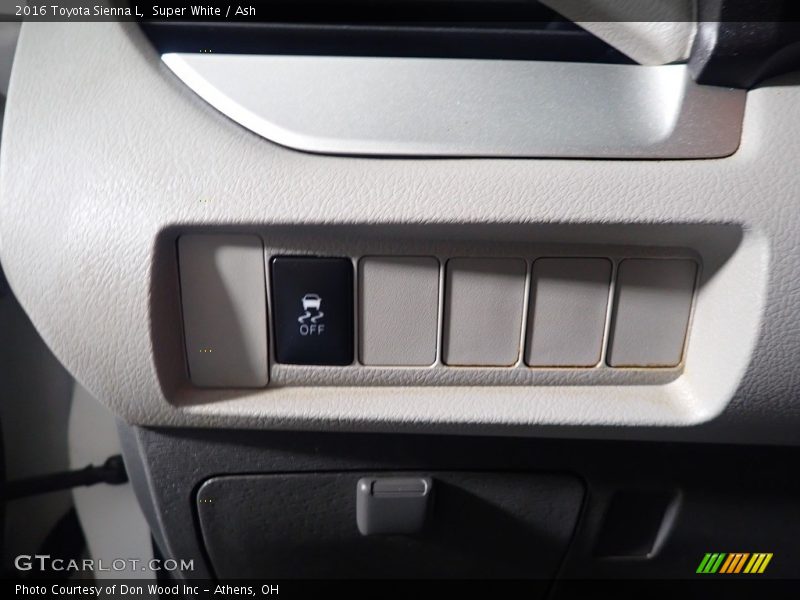 Super White / Ash 2016 Toyota Sienna L