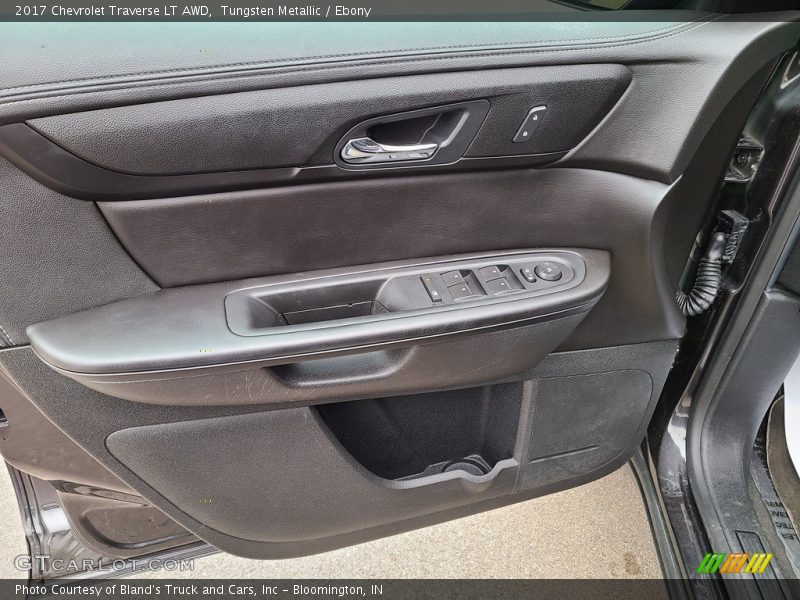 Tungsten Metallic / Ebony 2017 Chevrolet Traverse LT AWD