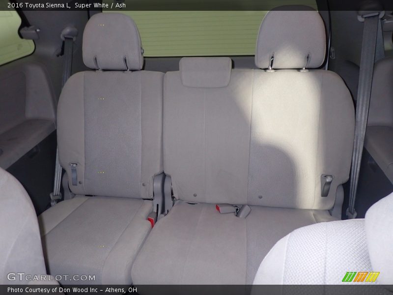 Super White / Ash 2016 Toyota Sienna L