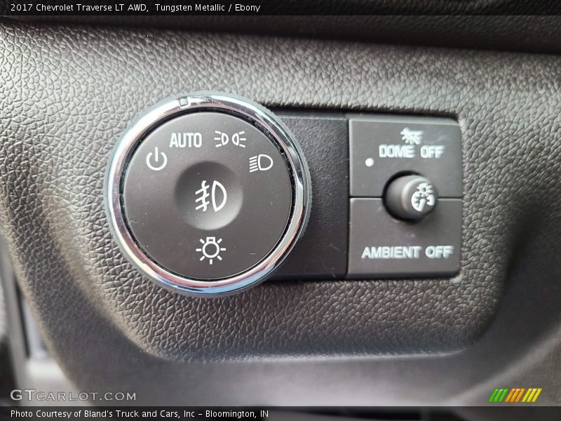 Tungsten Metallic / Ebony 2017 Chevrolet Traverse LT AWD