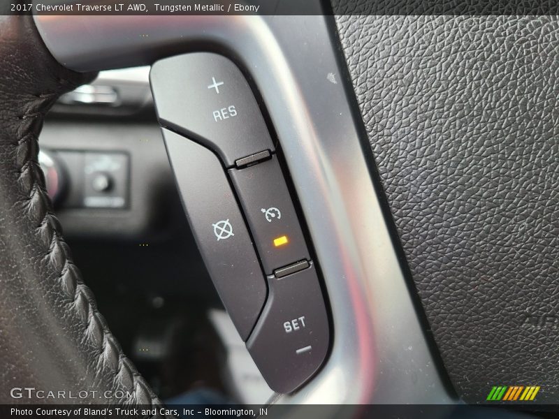 Tungsten Metallic / Ebony 2017 Chevrolet Traverse LT AWD