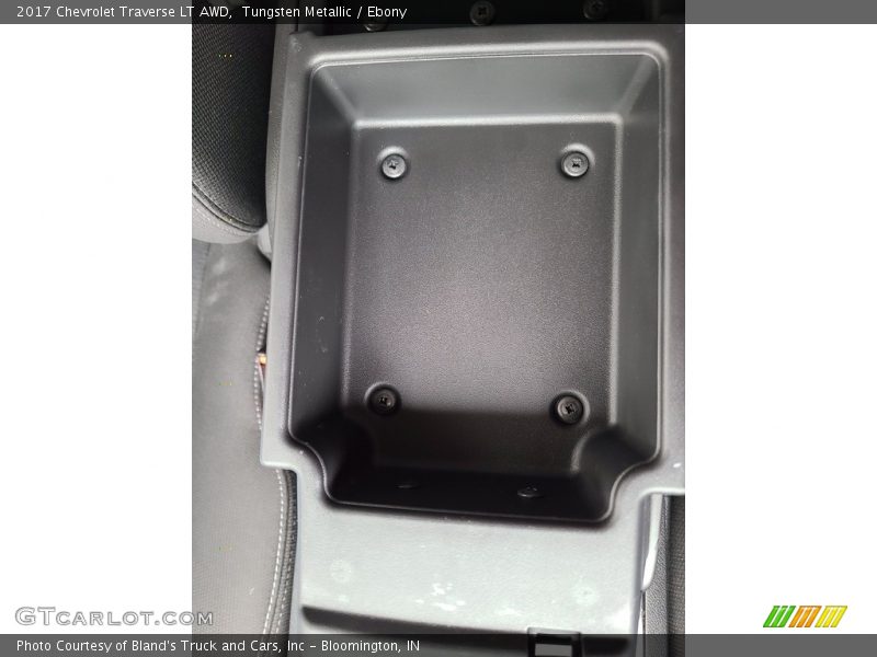 Tungsten Metallic / Ebony 2017 Chevrolet Traverse LT AWD