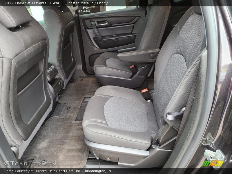 Tungsten Metallic / Ebony 2017 Chevrolet Traverse LT AWD
