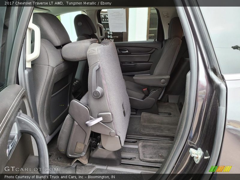 Tungsten Metallic / Ebony 2017 Chevrolet Traverse LT AWD