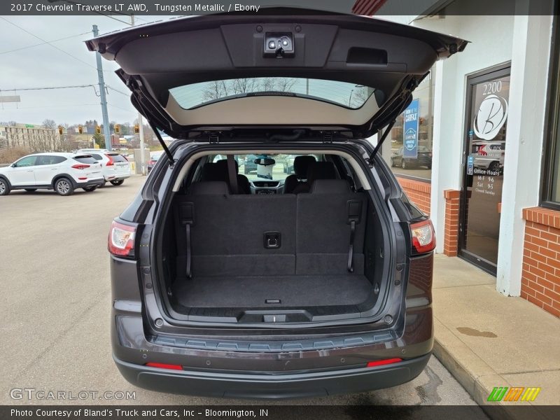 Tungsten Metallic / Ebony 2017 Chevrolet Traverse LT AWD