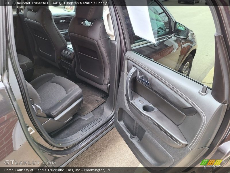 Tungsten Metallic / Ebony 2017 Chevrolet Traverse LT AWD