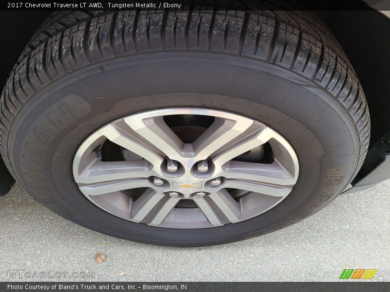 Tungsten Metallic / Ebony 2017 Chevrolet Traverse LT AWD