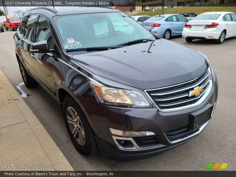 Tungsten Metallic / Ebony 2017 Chevrolet Traverse LT AWD