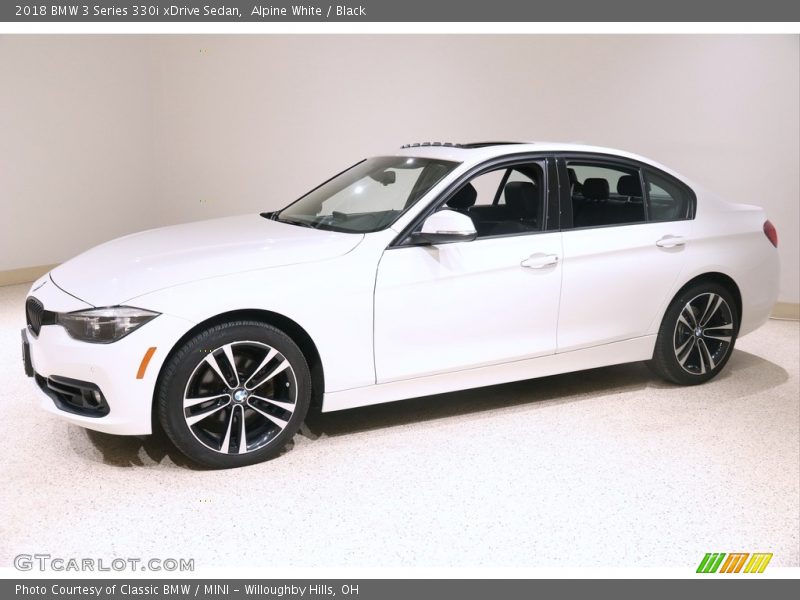 Alpine White / Black 2018 BMW 3 Series 330i xDrive Sedan