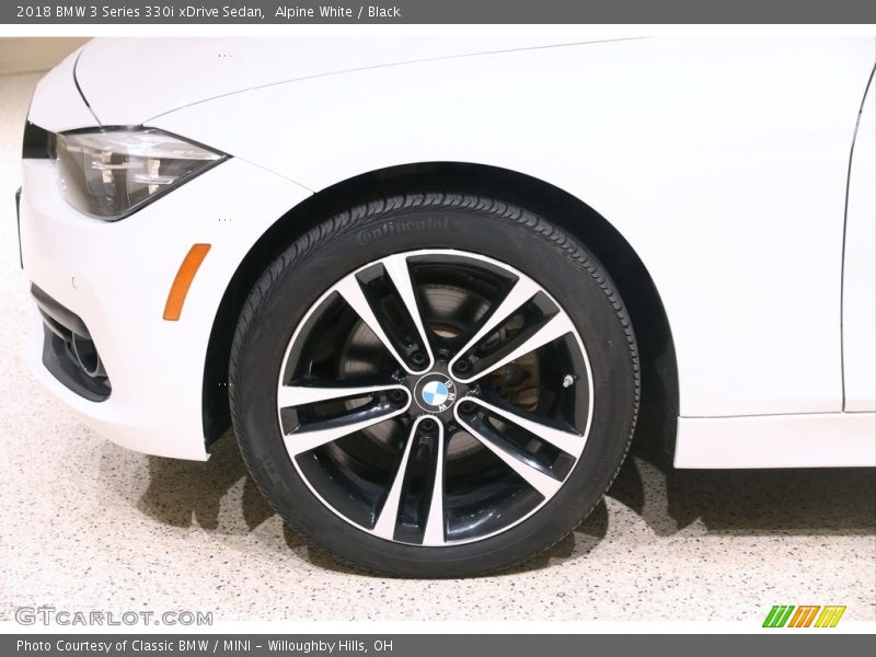 Alpine White / Black 2018 BMW 3 Series 330i xDrive Sedan