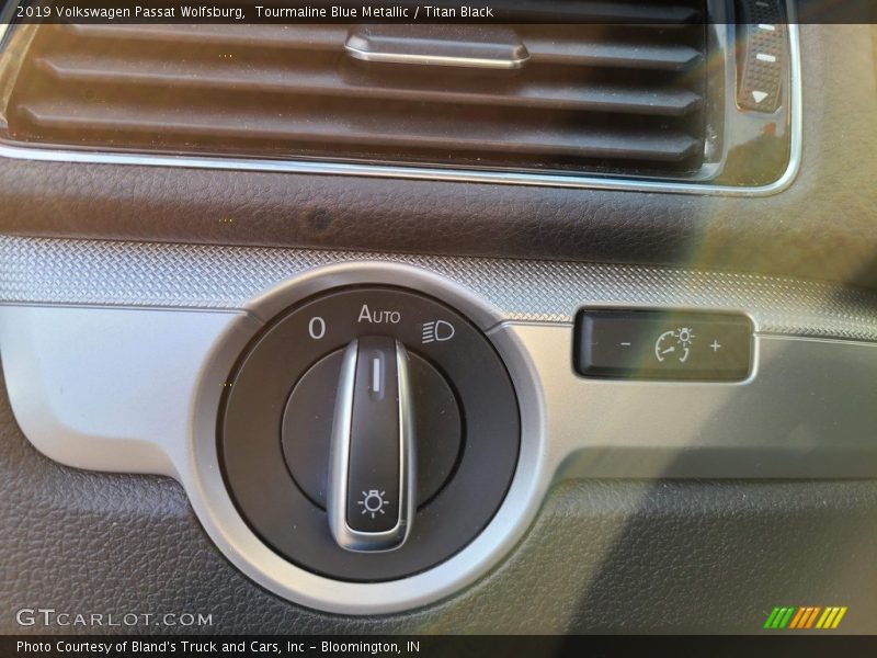 Tourmaline Blue Metallic / Titan Black 2019 Volkswagen Passat Wolfsburg