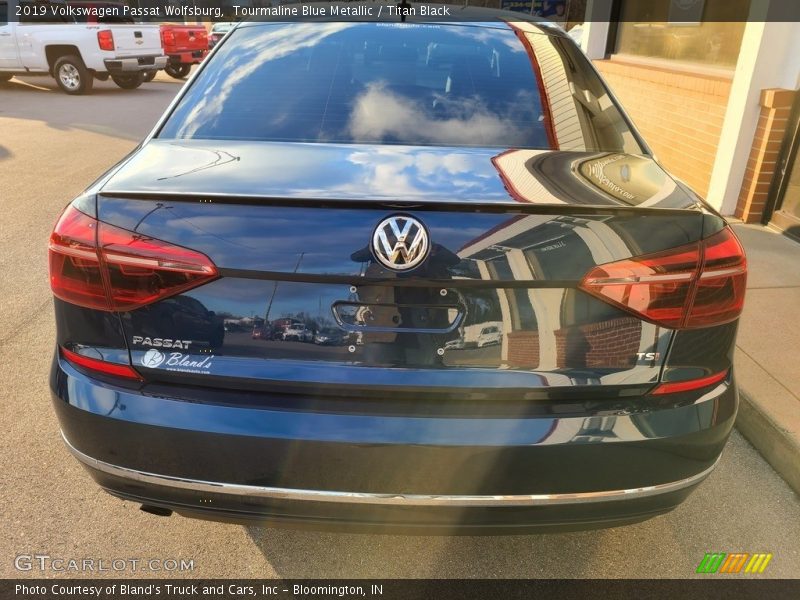 Tourmaline Blue Metallic / Titan Black 2019 Volkswagen Passat Wolfsburg