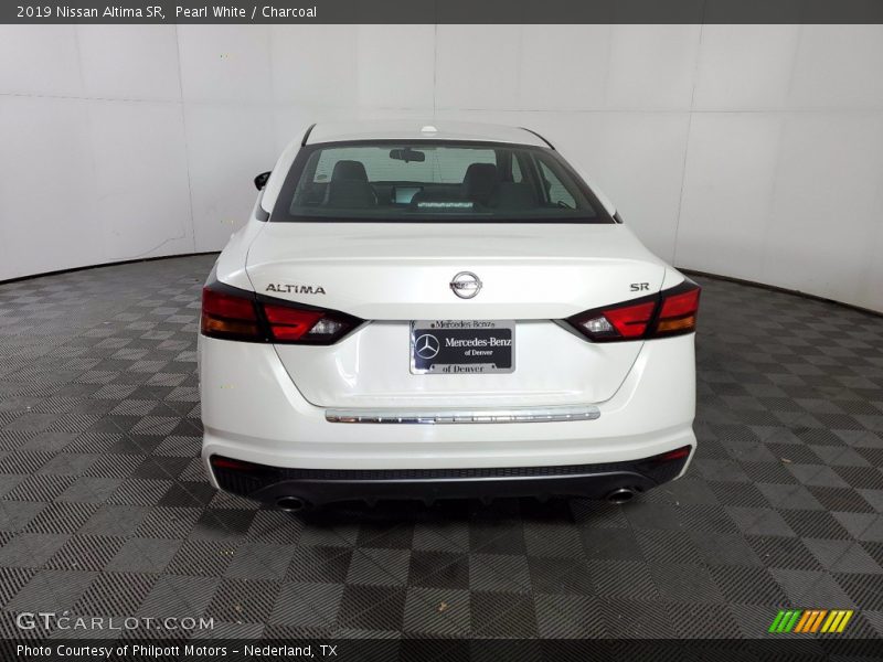 Pearl White / Charcoal 2019 Nissan Altima SR