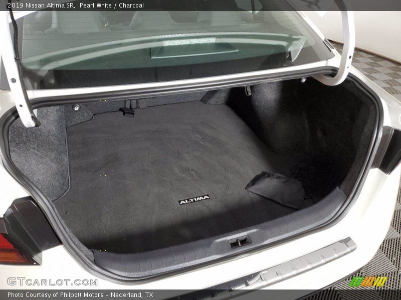 Pearl White / Charcoal 2019 Nissan Altima SR