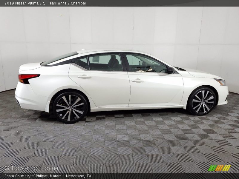 Pearl White / Charcoal 2019 Nissan Altima SR