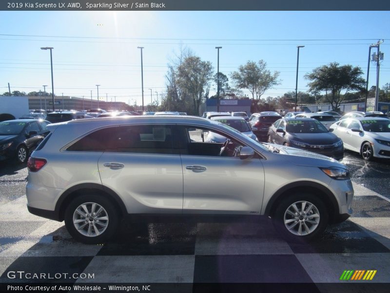Sparkling Silver / Satin Black 2019 Kia Sorento LX AWD