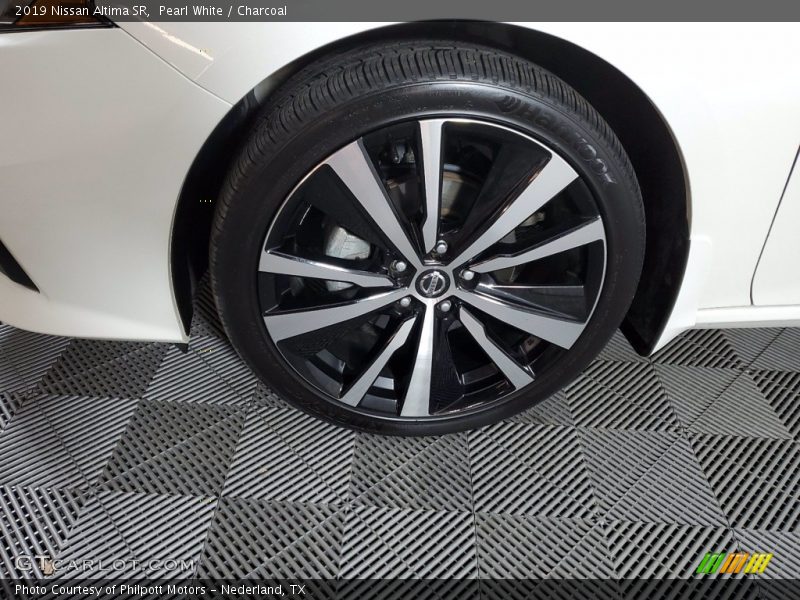 Pearl White / Charcoal 2019 Nissan Altima SR