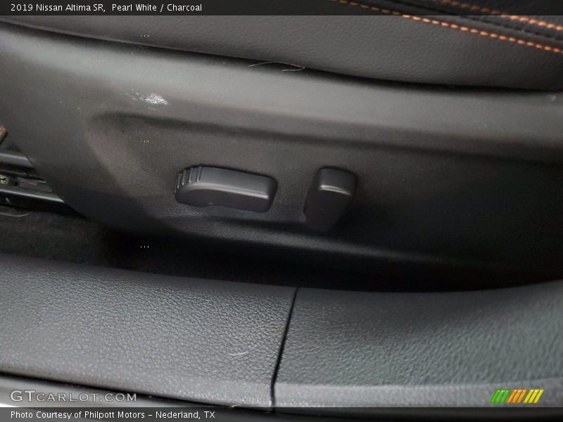 Pearl White / Charcoal 2019 Nissan Altima SR