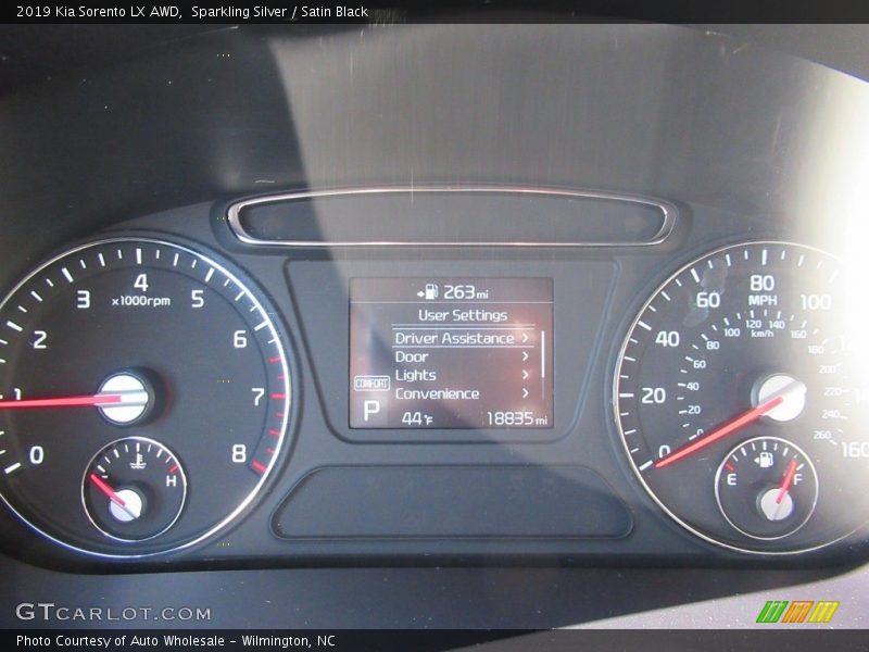 Sparkling Silver / Satin Black 2019 Kia Sorento LX AWD