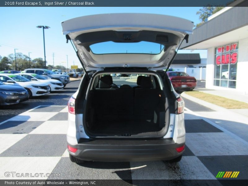 Ingot Silver / Charcoal Black 2018 Ford Escape S