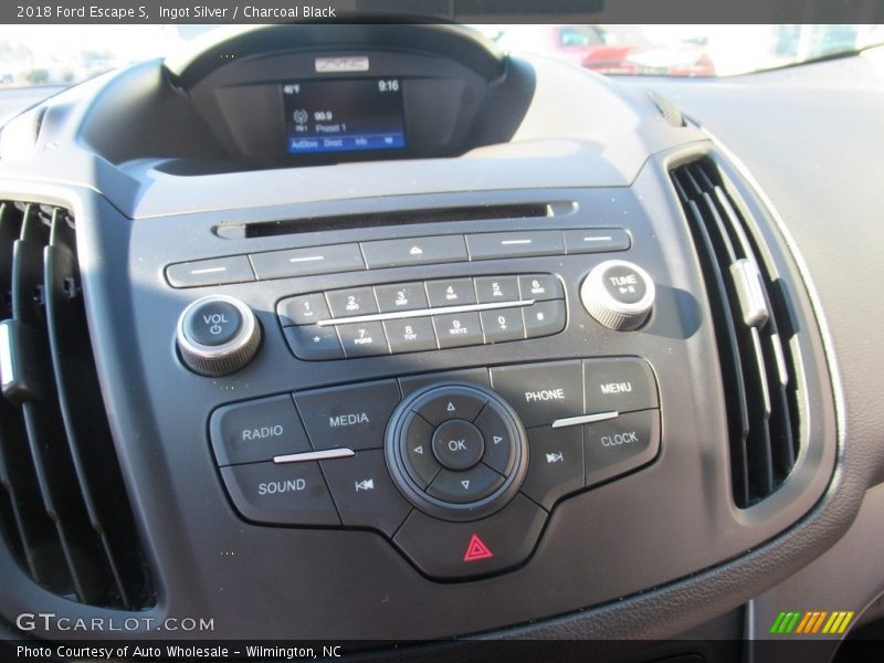 Ingot Silver / Charcoal Black 2018 Ford Escape S