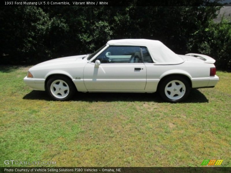 Vibrant White / White 1993 Ford Mustang LX 5.0 Convertible